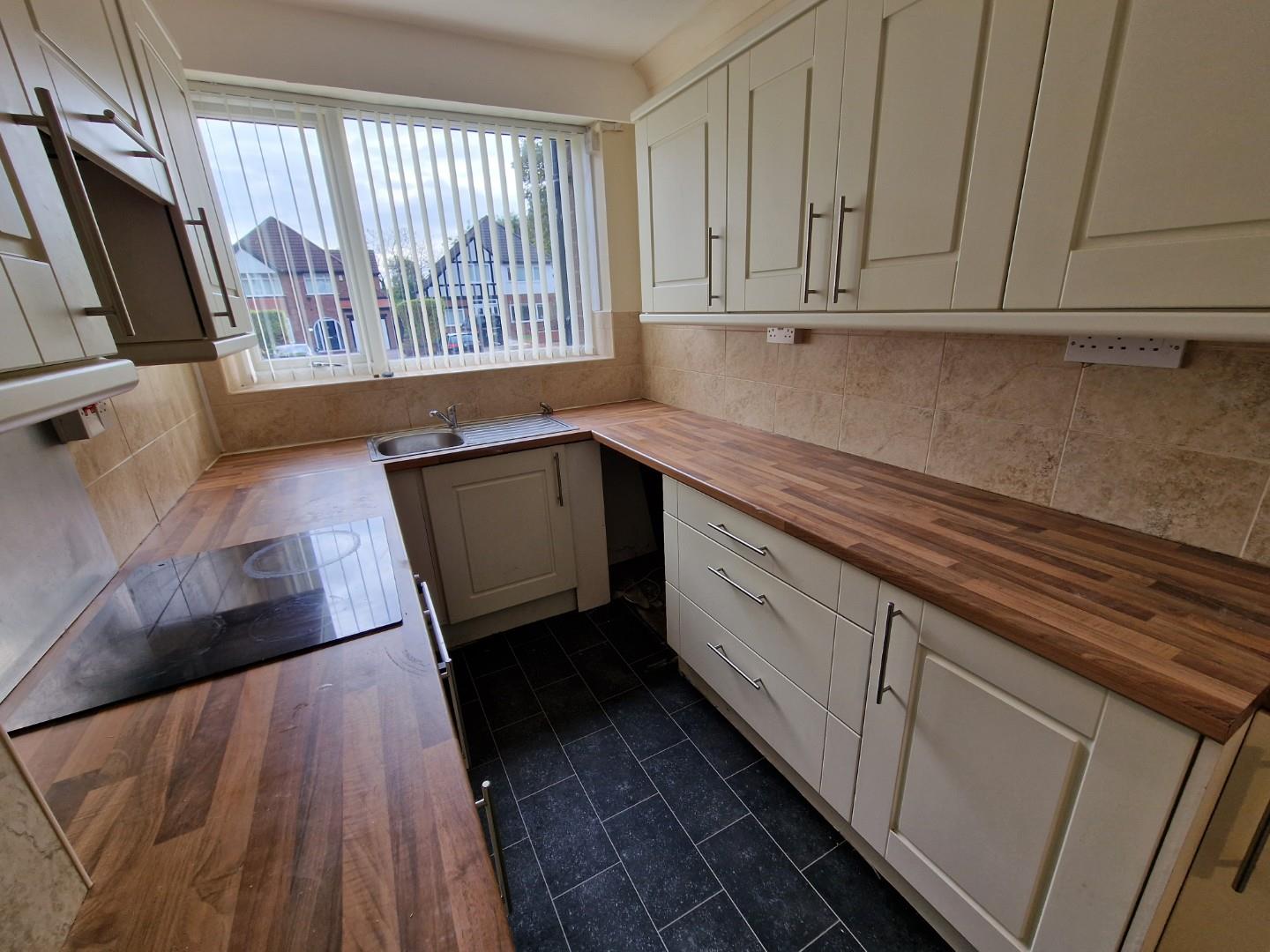 2 Lavenham Close, Bury, BL9 8DP Ground Floor With Garage & 2 Double Bedrooms Pearson Ferrier